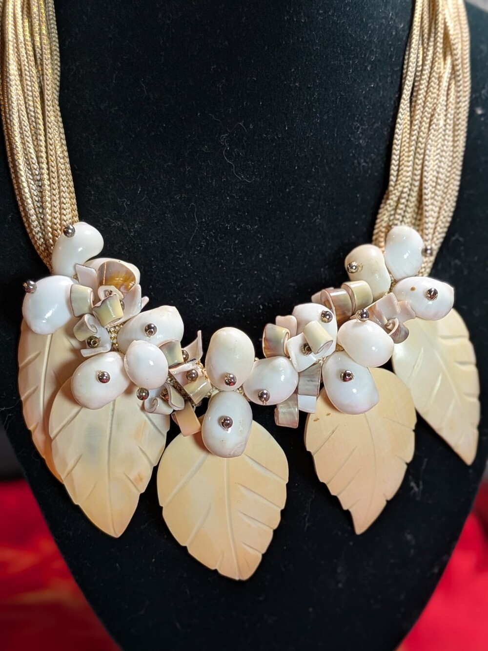 Carved Shell Neck - Picture 4 of 5